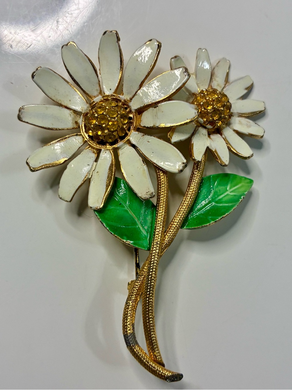 Retro Gold-Tone White Daisy Flower Brooch with Green Enamel Leaves MCM Hippie